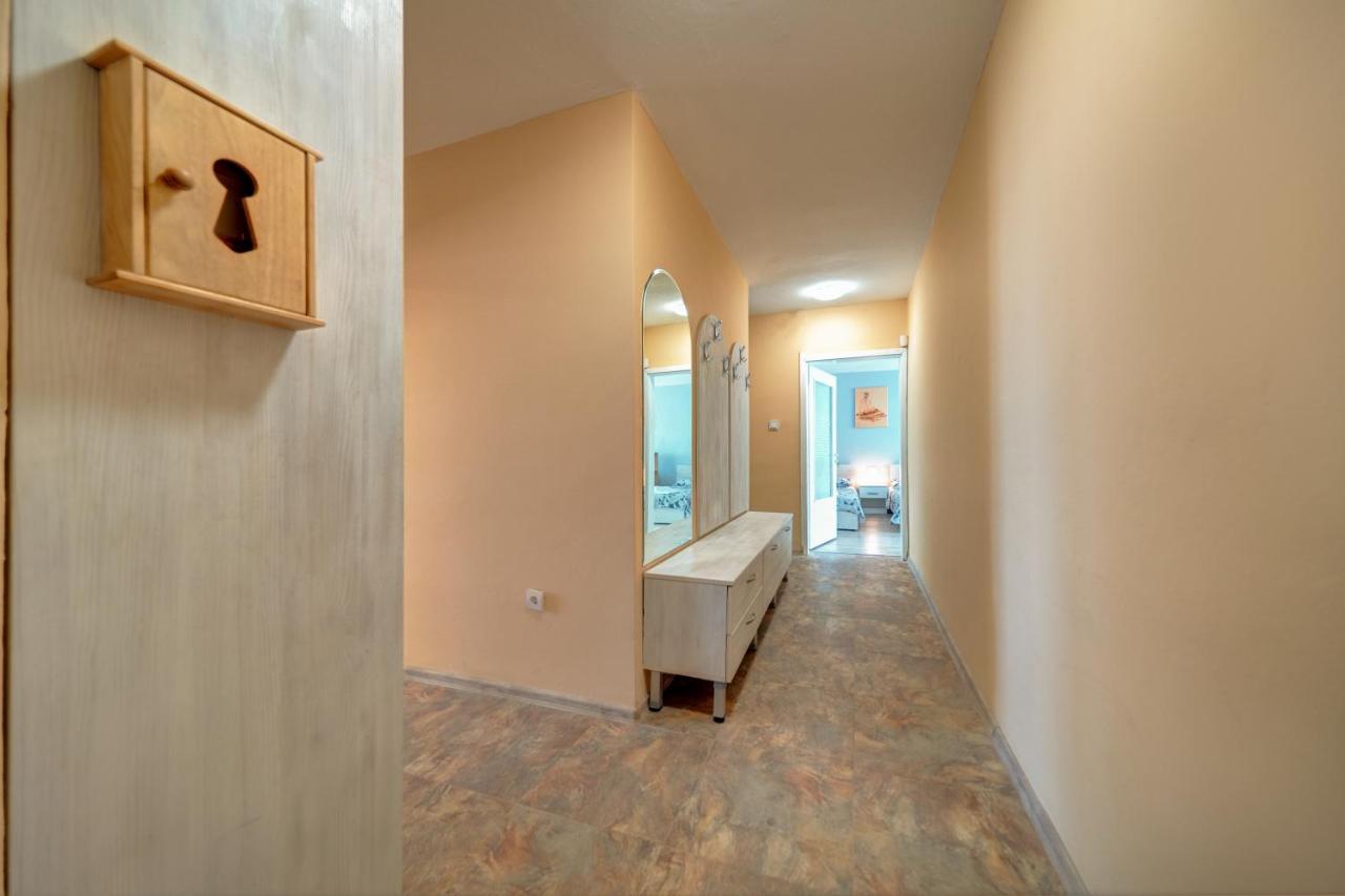 Daisy - 3 Room And Kitchen Apartment In Lazur Burgas Extérieur photo